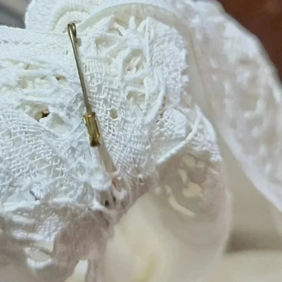 Vintage Magnet Art Lynn Yang Lace Puffed shoulder Cottage Core Style Blouse. - Picture 6 of 11